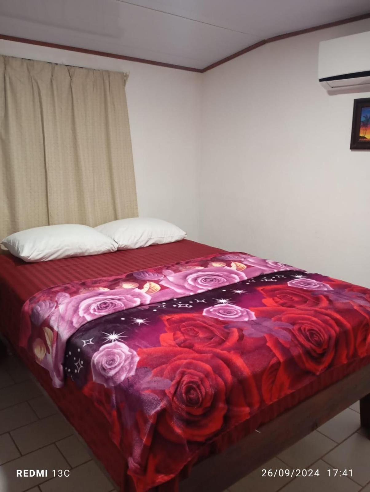 Hospedaje Angela Nicoya Bagian luar foto