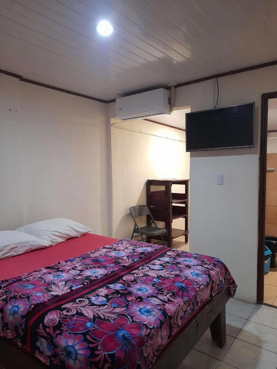 Hospedaje Angela Nicoya Bagian luar foto